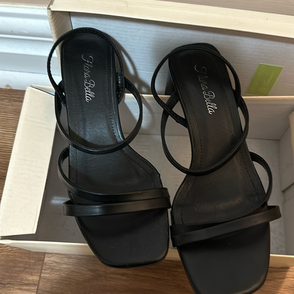 Flora Bella Sandals with box. Womens size 6.